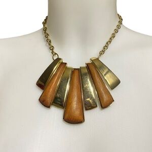 GUESS Statement Necklace Goldtone Chain with Wood & Goldtone Pieces that Fan Out